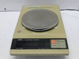 Fx-1200 A&d/and A&d Laboratory Electronic Balance Powered Up Weighs Ok Read As-is