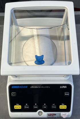 Lpb-423e Adam Equipment Luna Precision Scale Lpb 423e- Broken Glass&no Plug-used