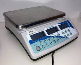 10000-68 Cole Parmer Cole-parmer Symmetry Cs Series Counting Scale 30kg X 1g Readability -