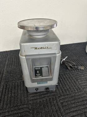 153675 Mettler Vintage Kst Scale 2000 Grams Swiss Made