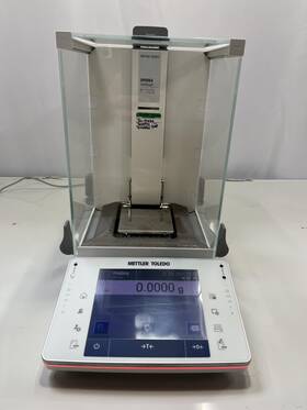 Bb3362556 Mettler-toledo Xpe504 Analytical Balance - Used Lab Equipment 220g/