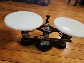0haus Ohaus Vintage Balance Scale. Cast Iron With Milk Glass Trays