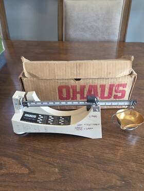 605-10 Ohaus Portable Metric Balance Scale