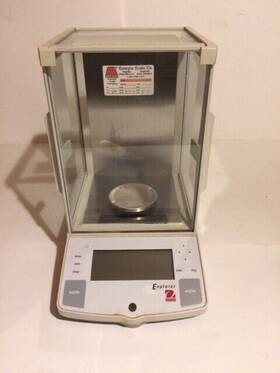 E10640 Ohaus Adventurer Analytical Balance Scale Model