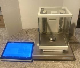 52.5y.m.a Radwag 21/52.5y.m.a Xa Microbalance Readability 1 G Warranty / Gmp Certified