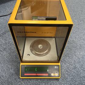 1872 Sartorius Satorious Laboratory Scale