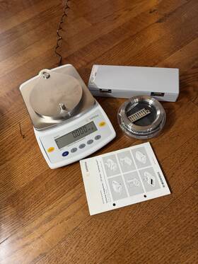 Cp2p-f Sartorius Analytical Balance Scale With Accessories