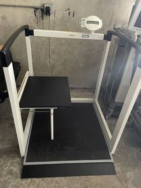 1321138 Seca Bariatric Digital Wheelchair Scale With Collapsable Seat- 800lbs- Model 684