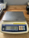 Uwe JW-1000 Balance Counting Scale With Power Supply. Fixed Price $110.00.