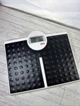 Seca 813 Robusta Digital Flat Scale 440 Lb Capacity Extra Wide Platform Works. Fixed Price $45.00.