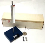 Hooke's Law Apparatus 12CM Scale, Cenco 73960 For Parts. Fixed Price $12.36.
